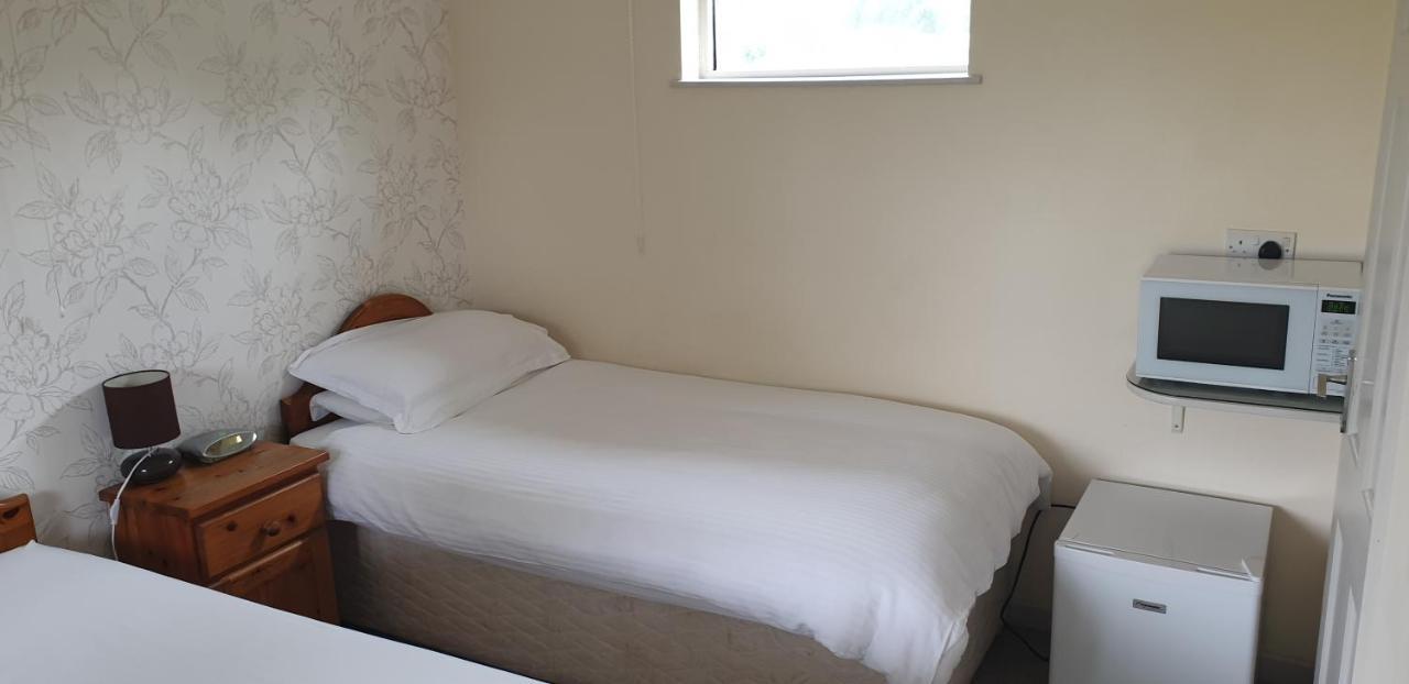 บีลีย์ ลอดจ์ Bed & Breakfast เรดดิตช์ ภายนอก รูปภาพ